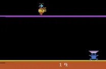 Eggomania (Weird Bird) (Paddle) (1982) (U.S. Games Corporation, Todd Marshall, Wes Trager, Henry Will) (VC2003)